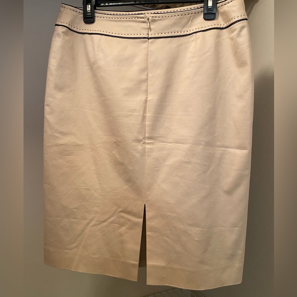 Studio Tahari size 8 tan blazer and skirt with beautiful decorative stitching - Picture 7 of 14